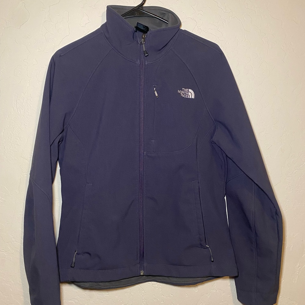 The North Face Soft Shell Jacket - waterproof. Purple, size M!